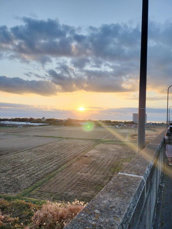 雲の切れ間からみえました。