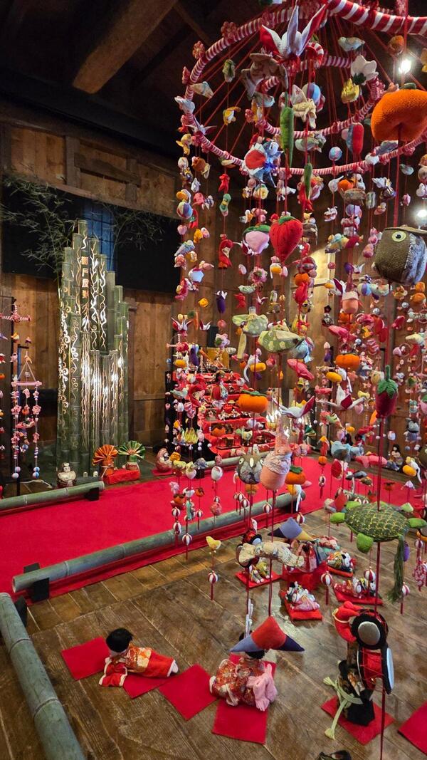 開成町、瀬戸屋敷の雛祭りが開催中のようでした。まだ開催始めなのか、観覧客は少な目ゆっくりと観覧と写真撮影でしました。