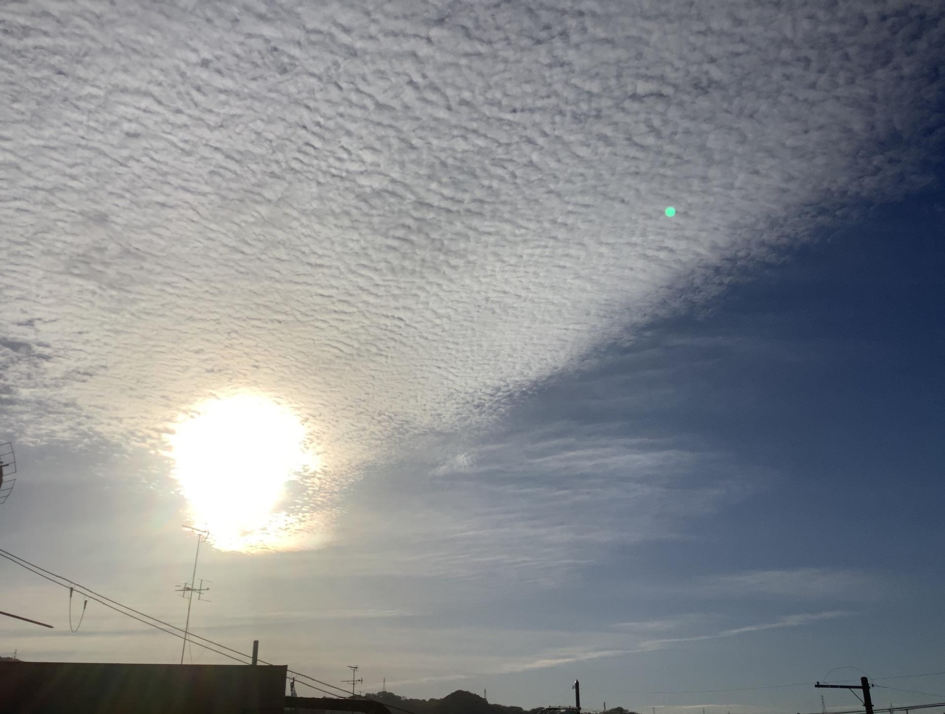 薄雲有るも美しい日の出🌅風景ですネ〜🙌　鳥🐤達の鳴き声が聞こえ心地良い朝ですネ〜😍🤗
