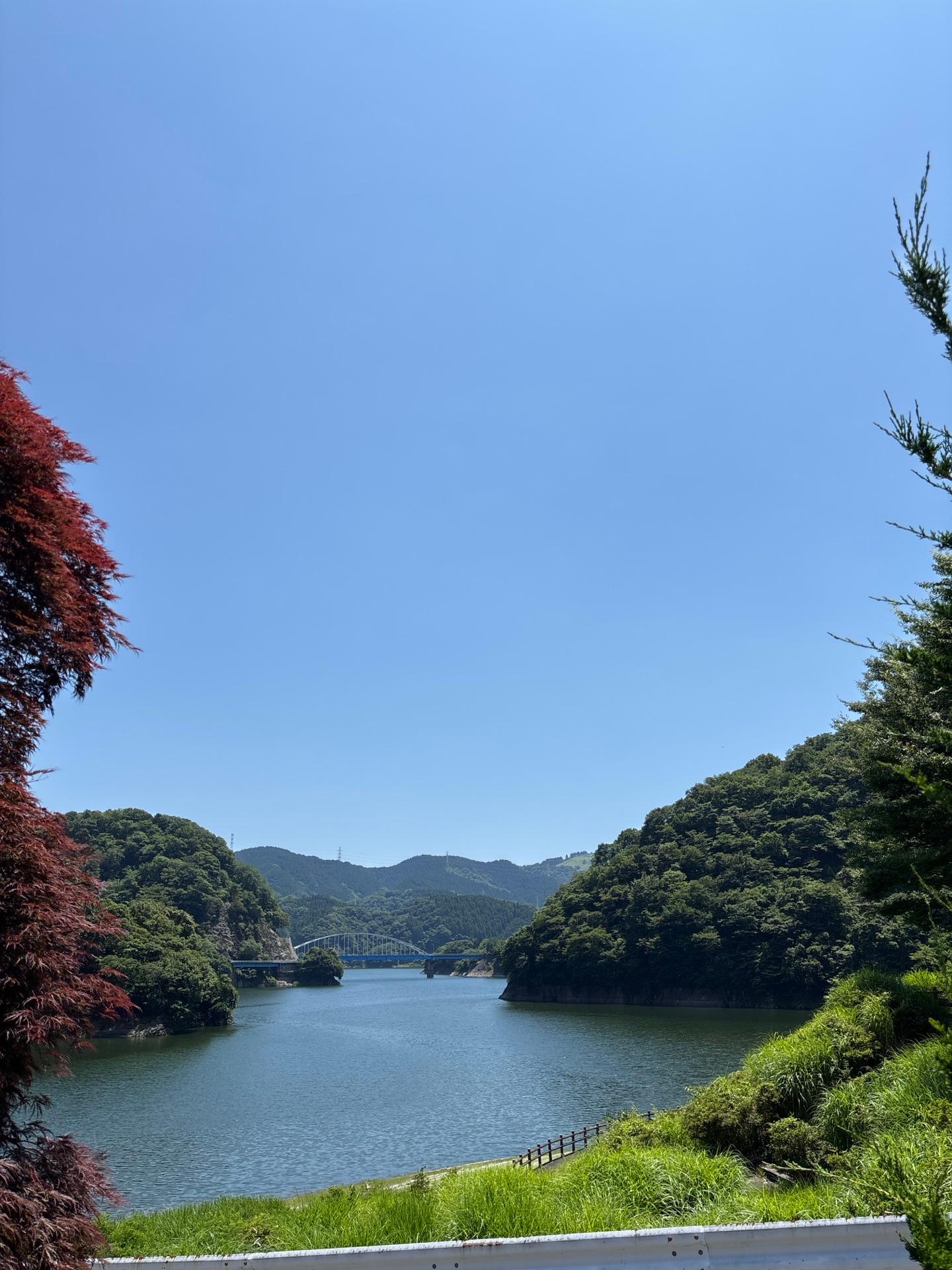 湖畔は心地よい風。