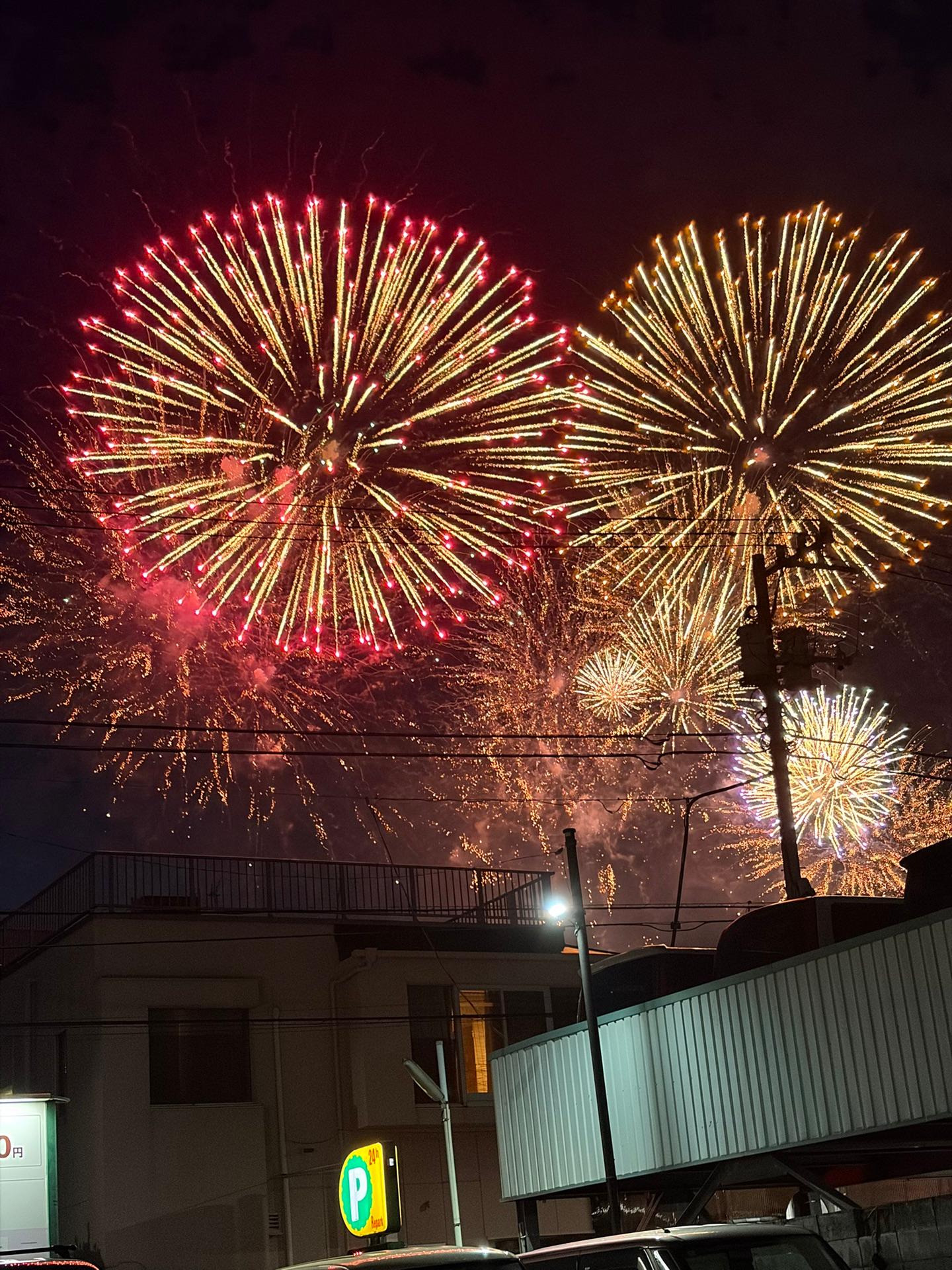 花火大会と夏空の光とかき氷と