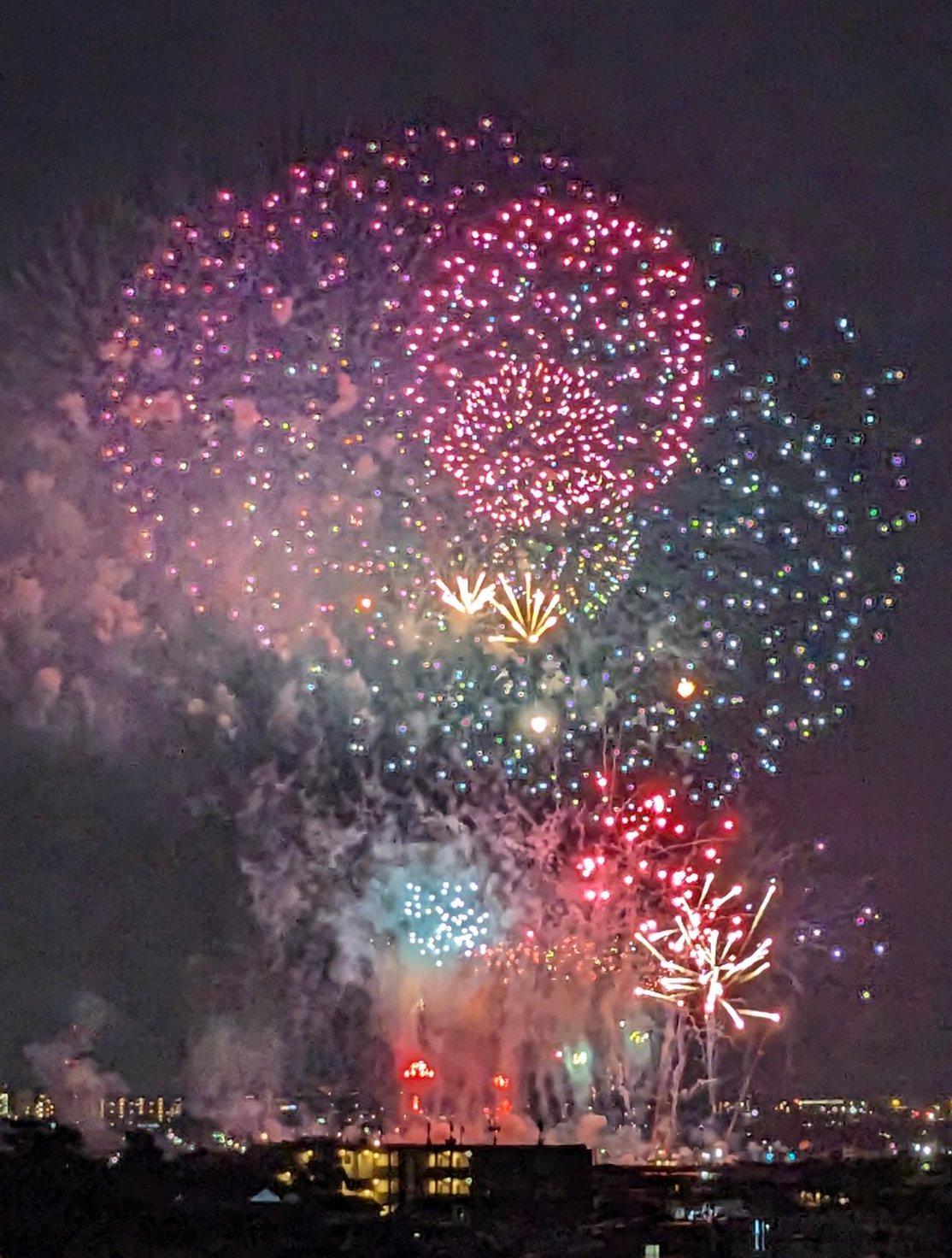 ＜いまの天気＞くもり「キレイで感動しました🎆やはり日本の職人は素晴らしい👏🏾✨️いつもほどの猛暑ではなかったので、良かったですね！」