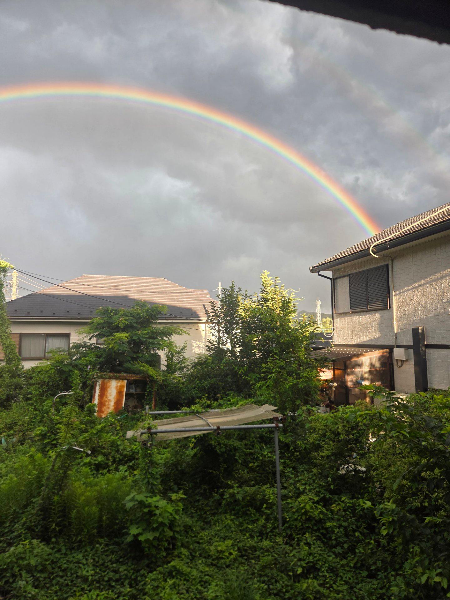 ＜いまの天気＞雨「豪雨の前に綺麗な虹🌈でした。」