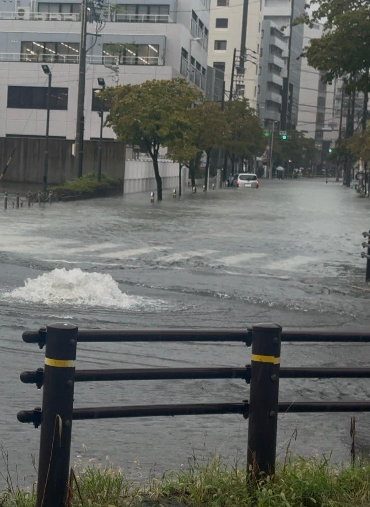 ＜いまの天気＞雨「やばすぎ」