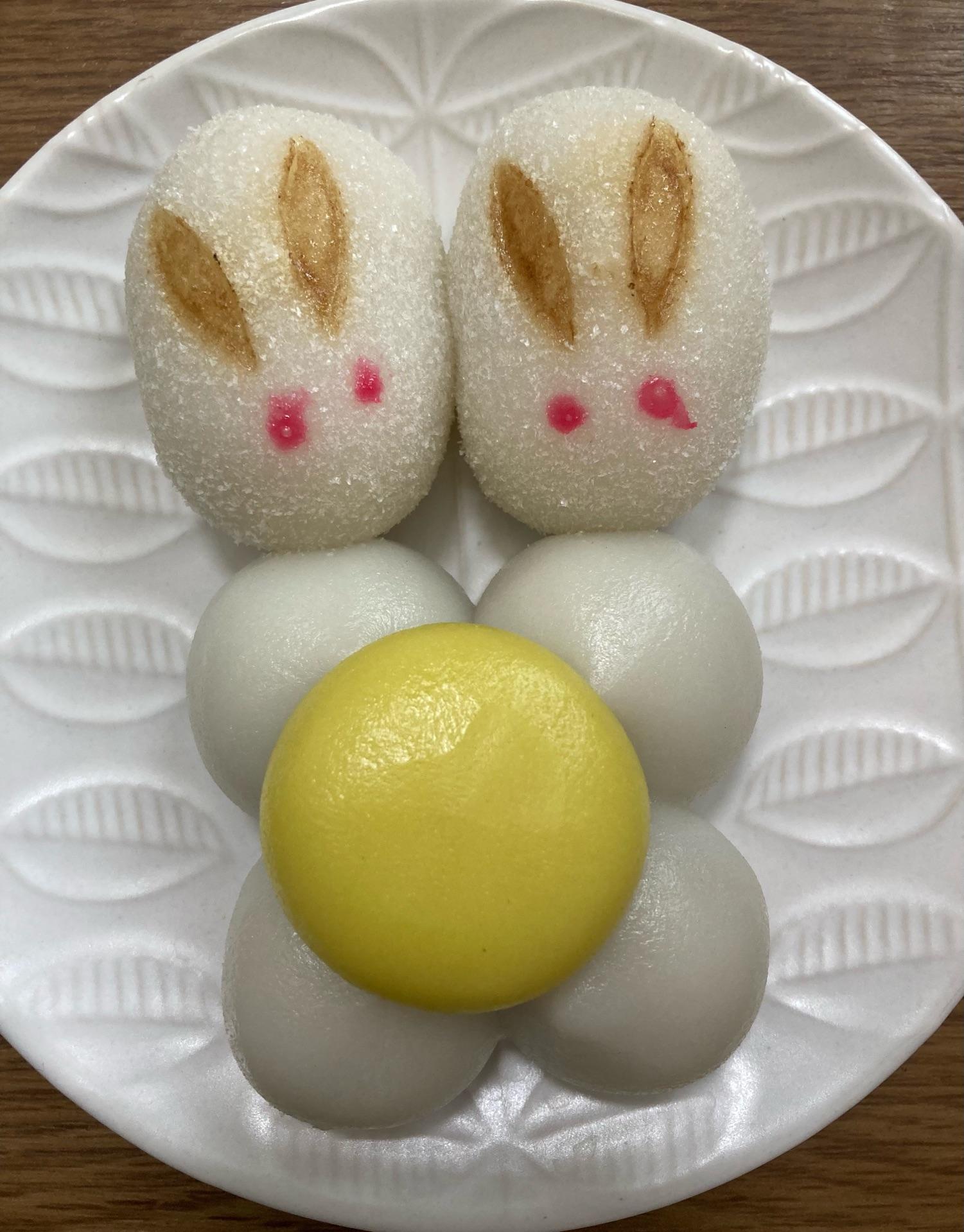 ＜十五夜＞お団子を食べる「気分だけでも」